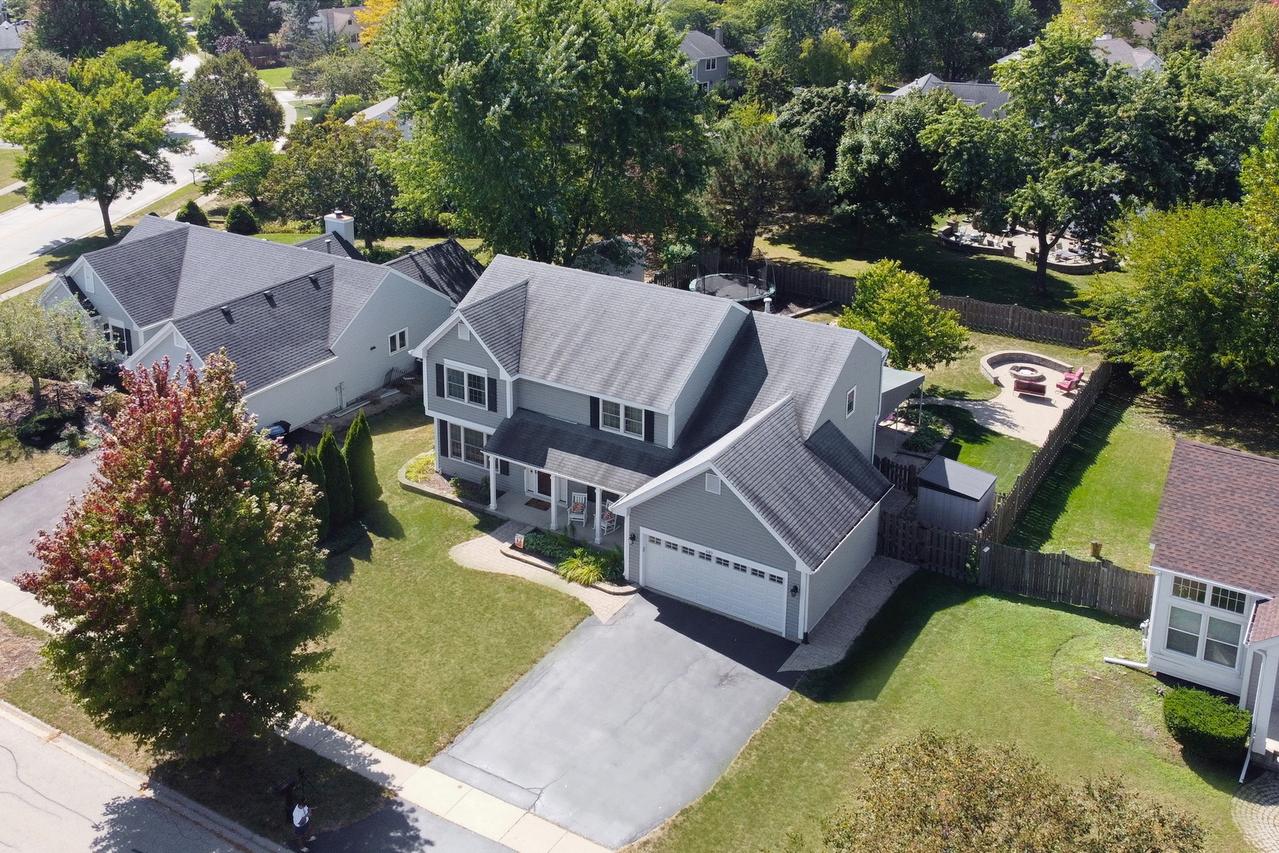 6183 Old Farm Ln., Gurnee, IL 60031