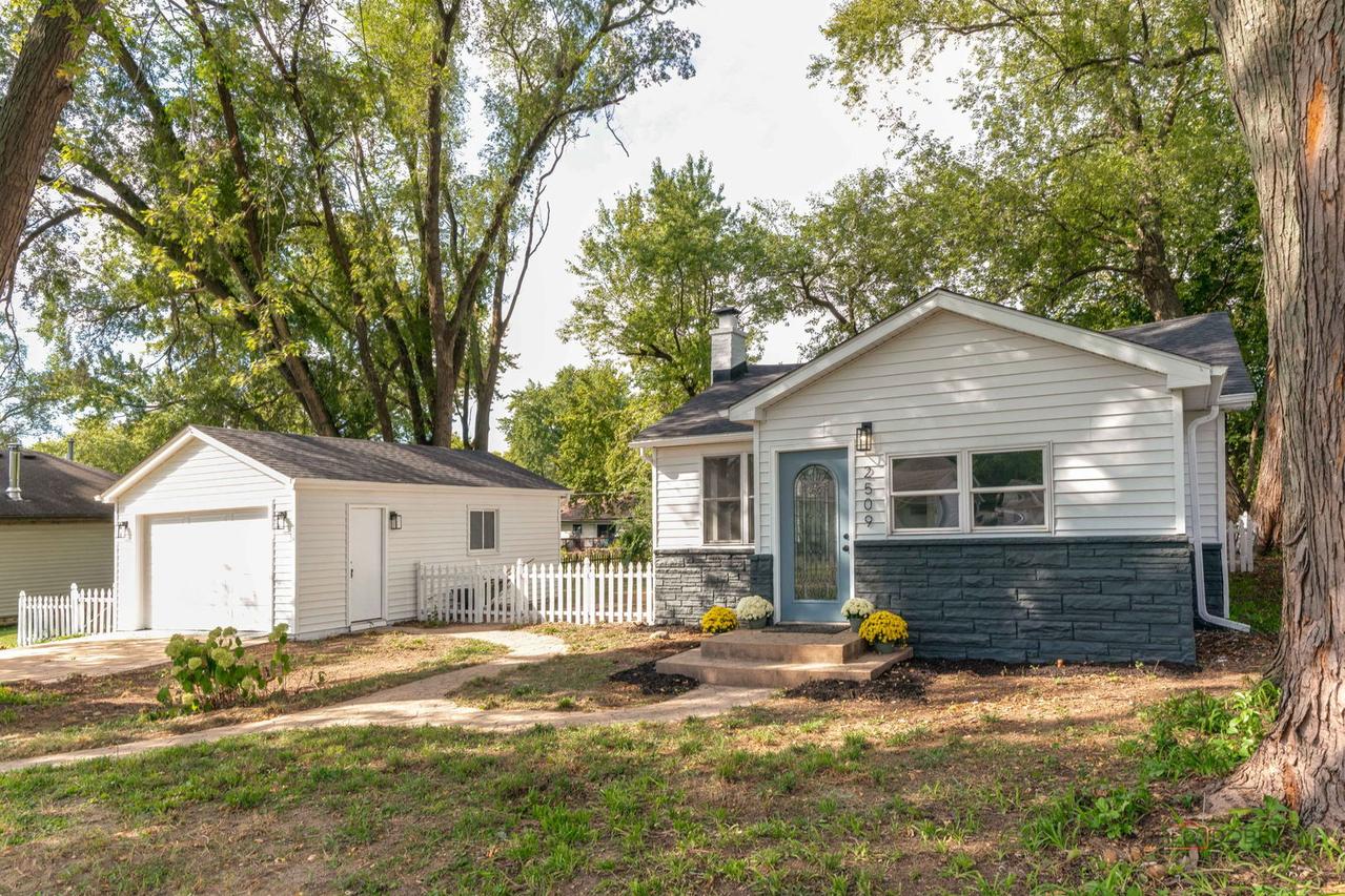 2509 S Birchwood Ave., Mchenry, IL 60051