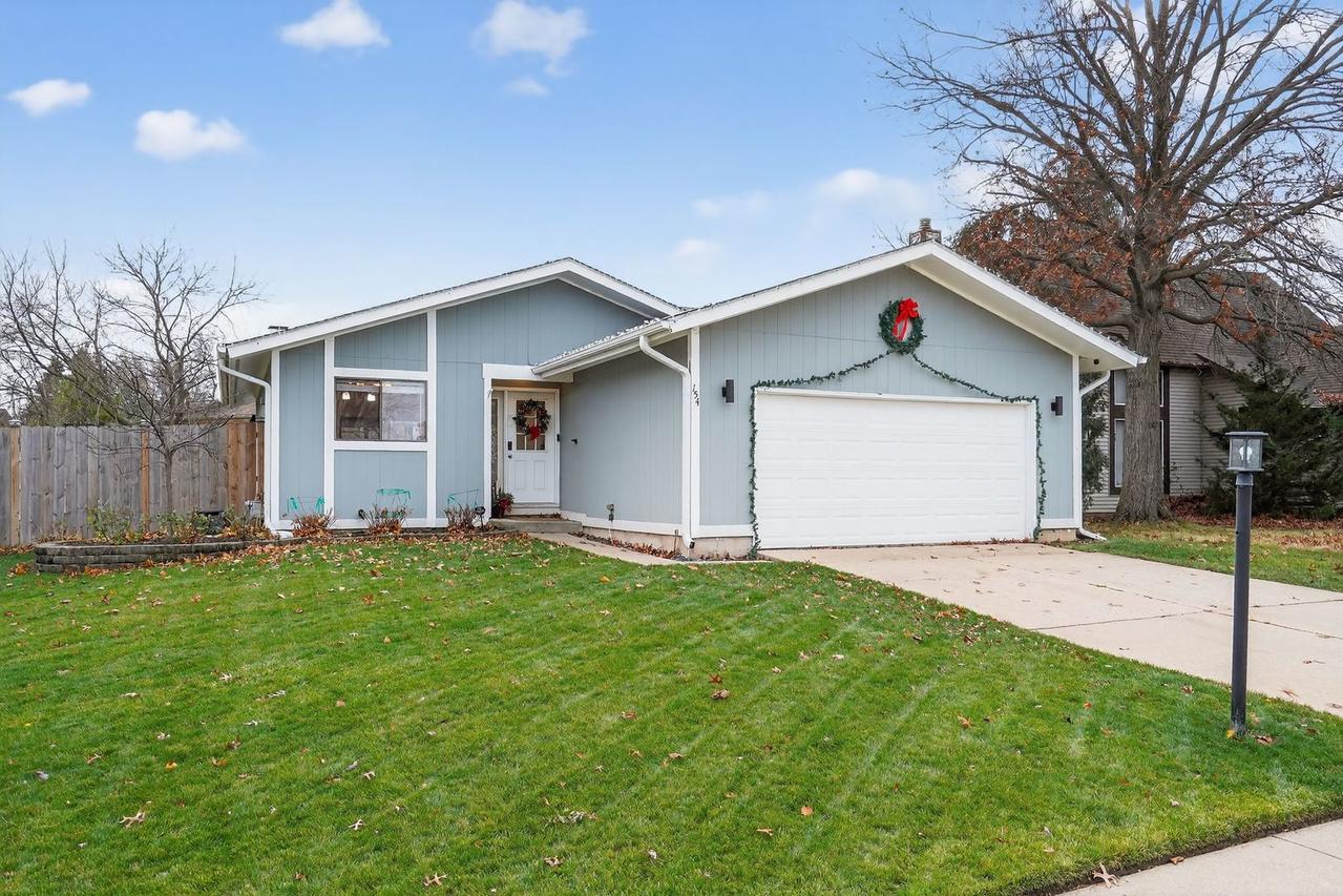 154 Abbeywood Cir., Streamwood, IL 60107