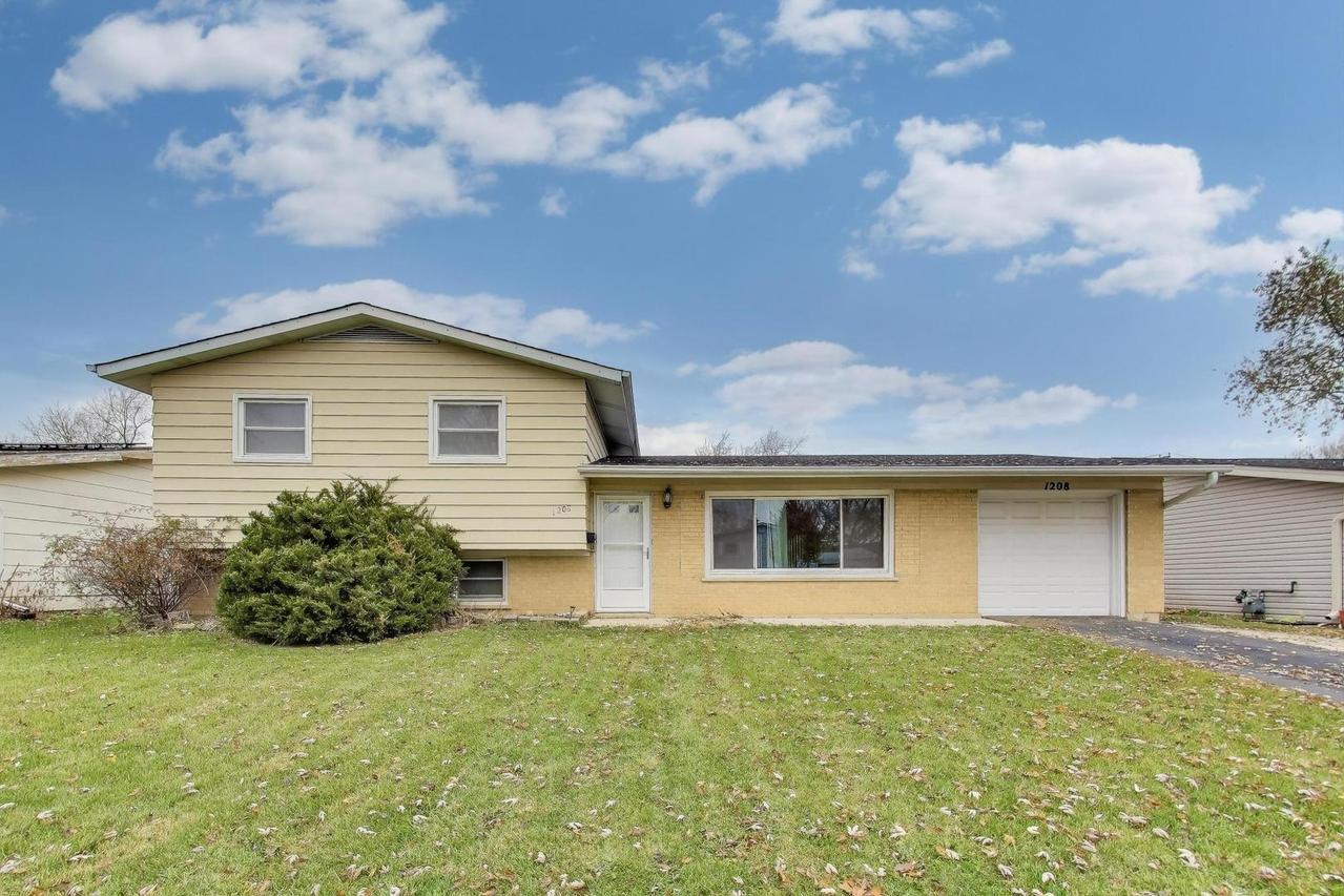 1208 Windsor Ln., Hanover Park, IL 60133