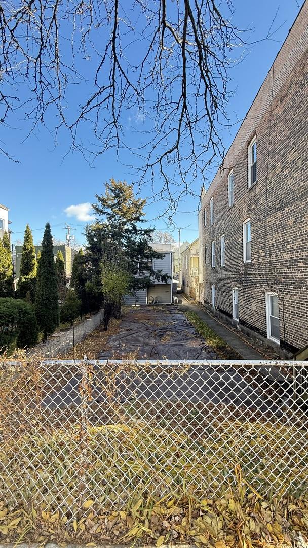 3535 S Damen Ave., Chicago, IL 60609