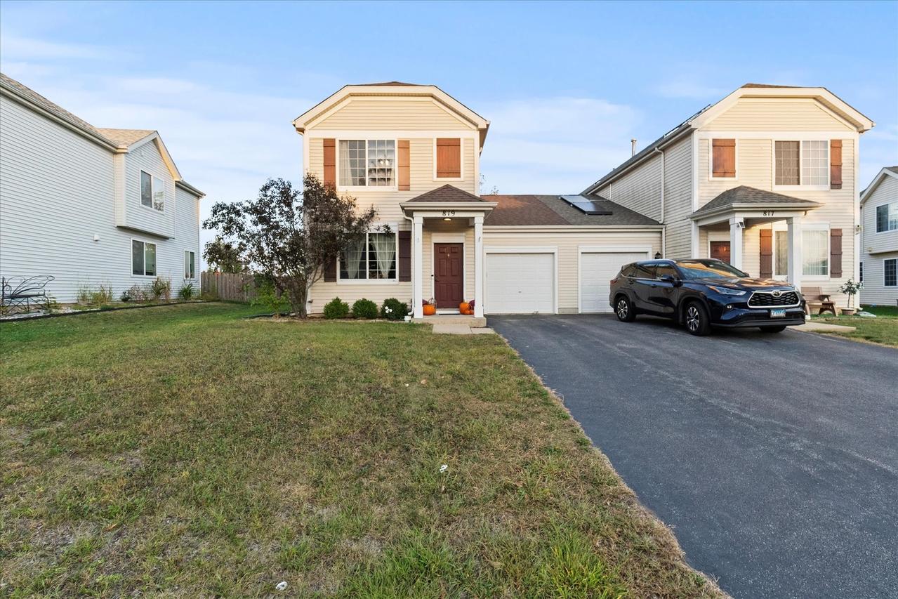 819 Daniel Dr., Minooka, IL 60447