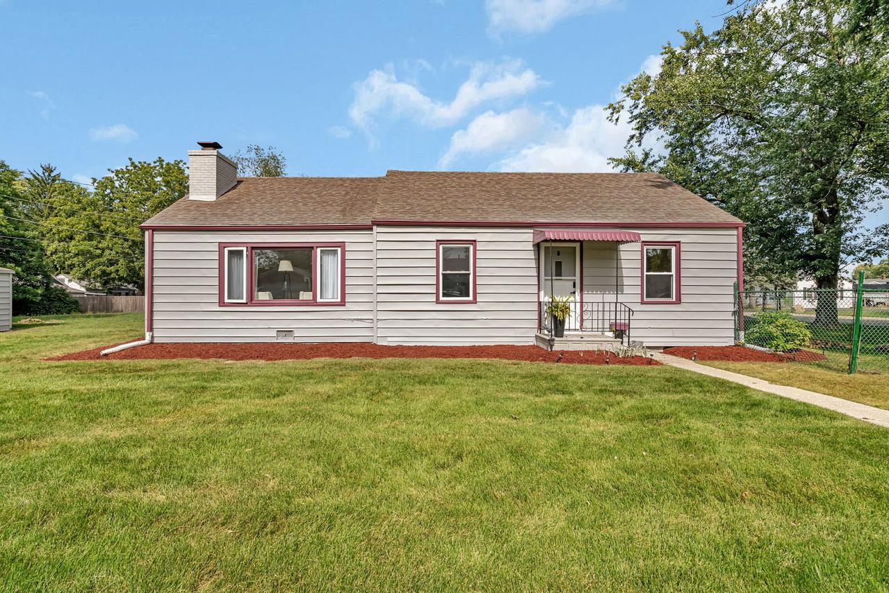 1901 Wilcox St., Crest Hill, IL 60403