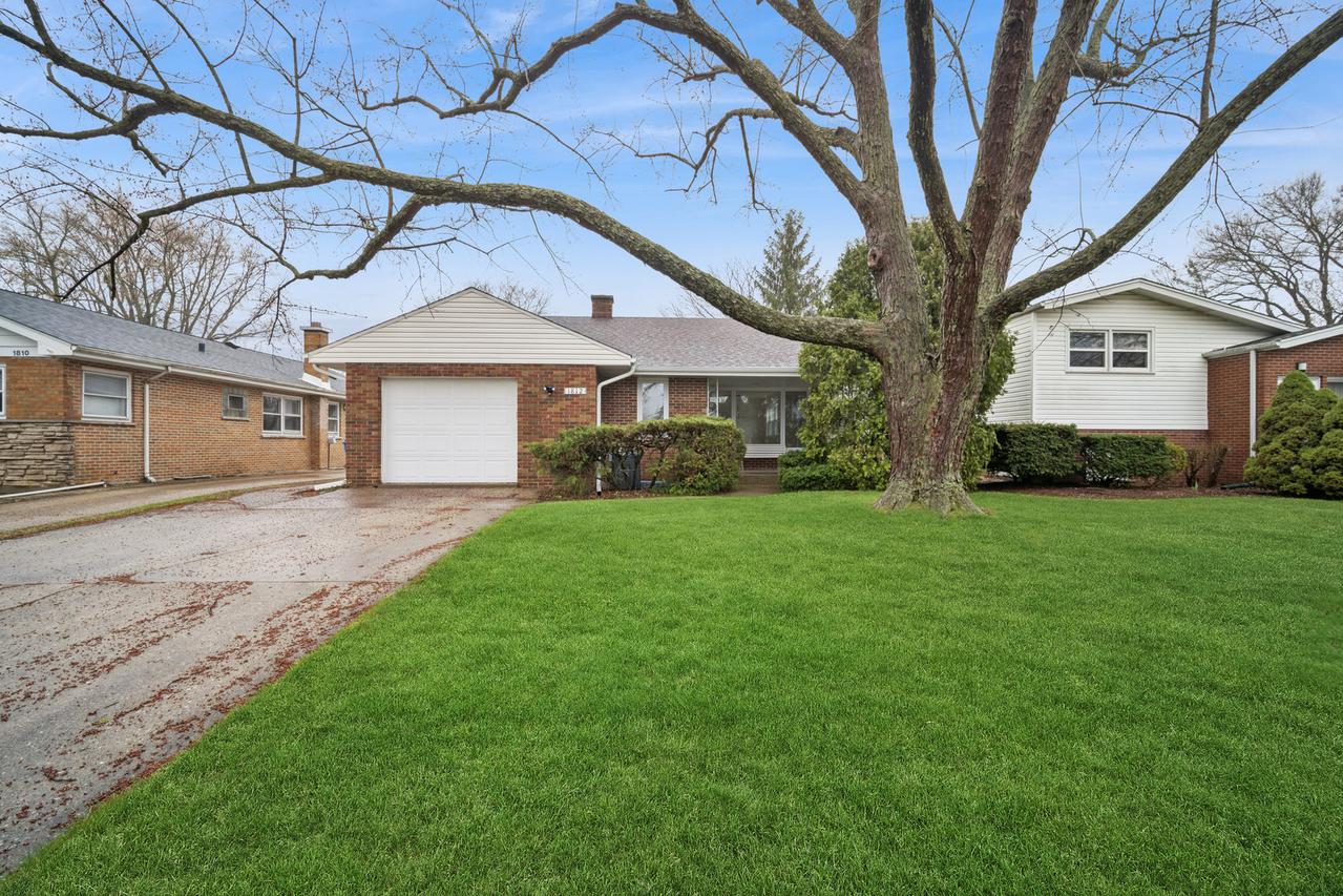 1812 Winthrop Rd., Highland Park, IL 60035