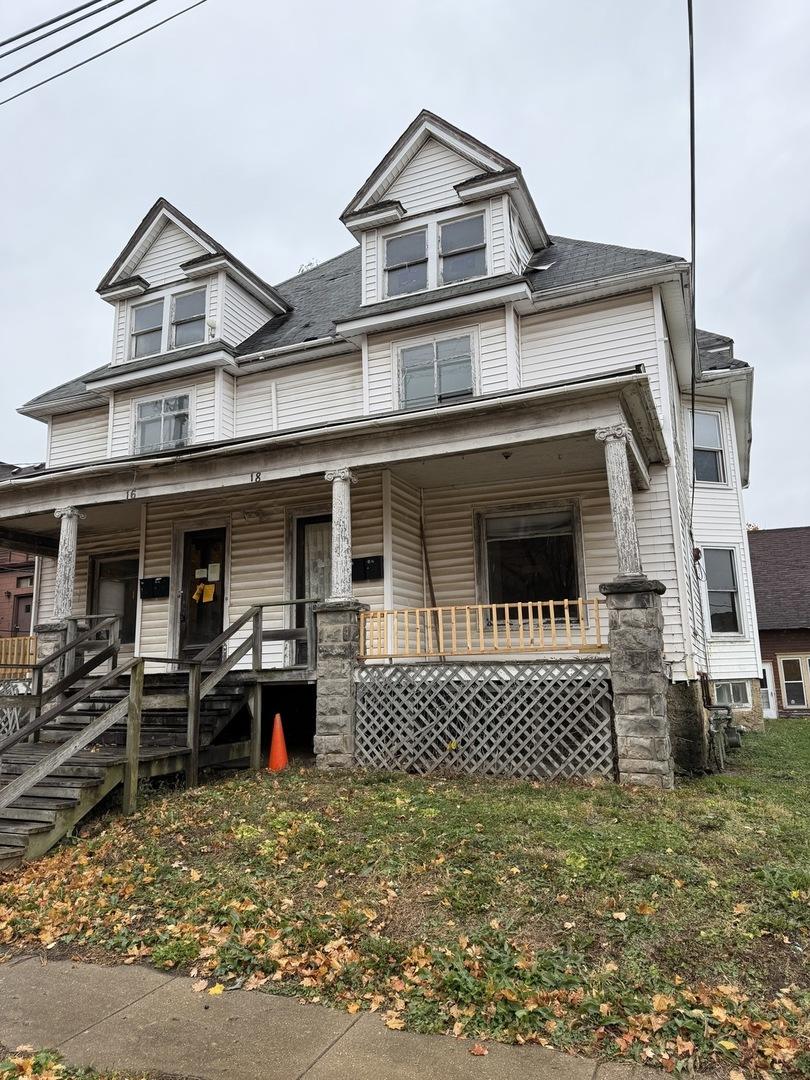 16-18 N Green Ave., Freeport, IL 61032