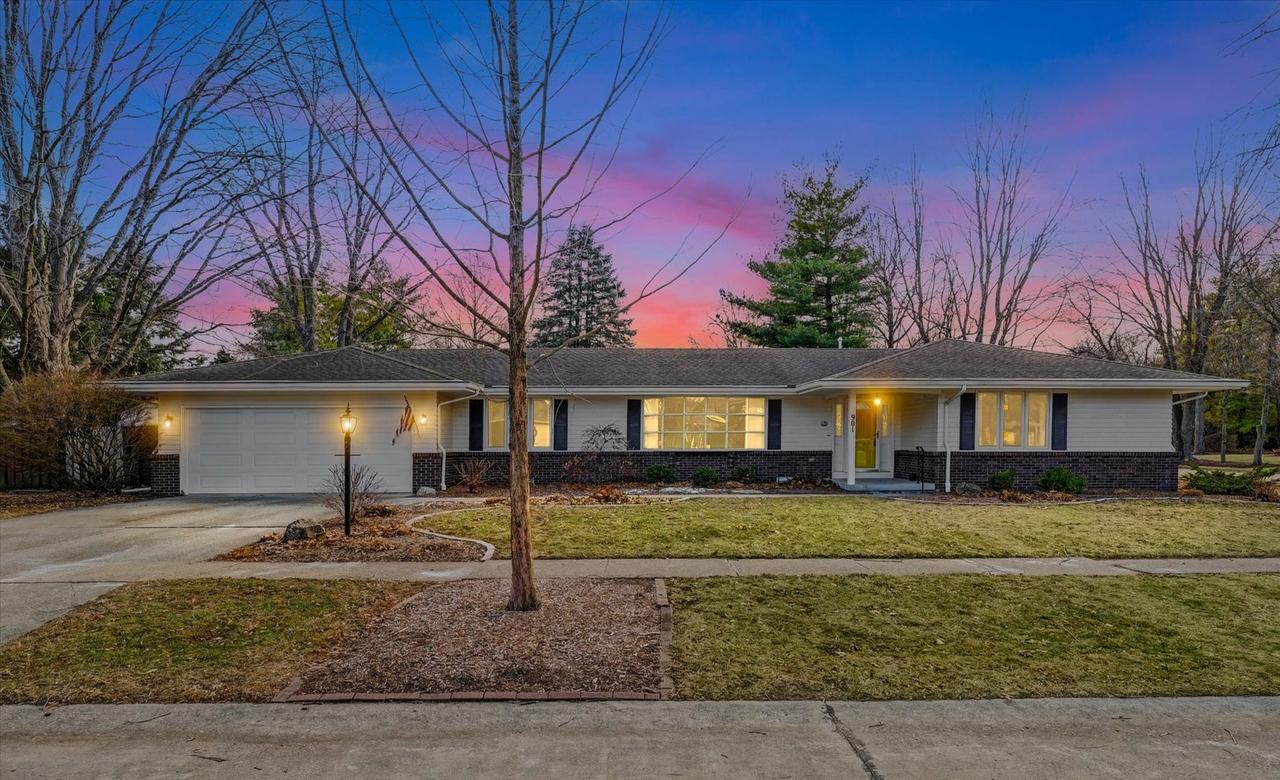 901 Kent Dr., Champaign, IL 61821