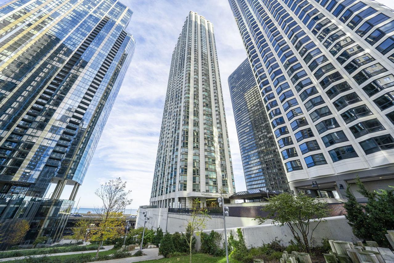 195 N Harbor Dr. #4408, Chicago, IL 60601