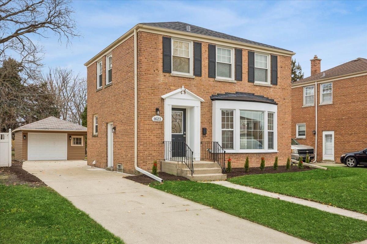 1623 Manchester Ave., Westchester, IL 60154
