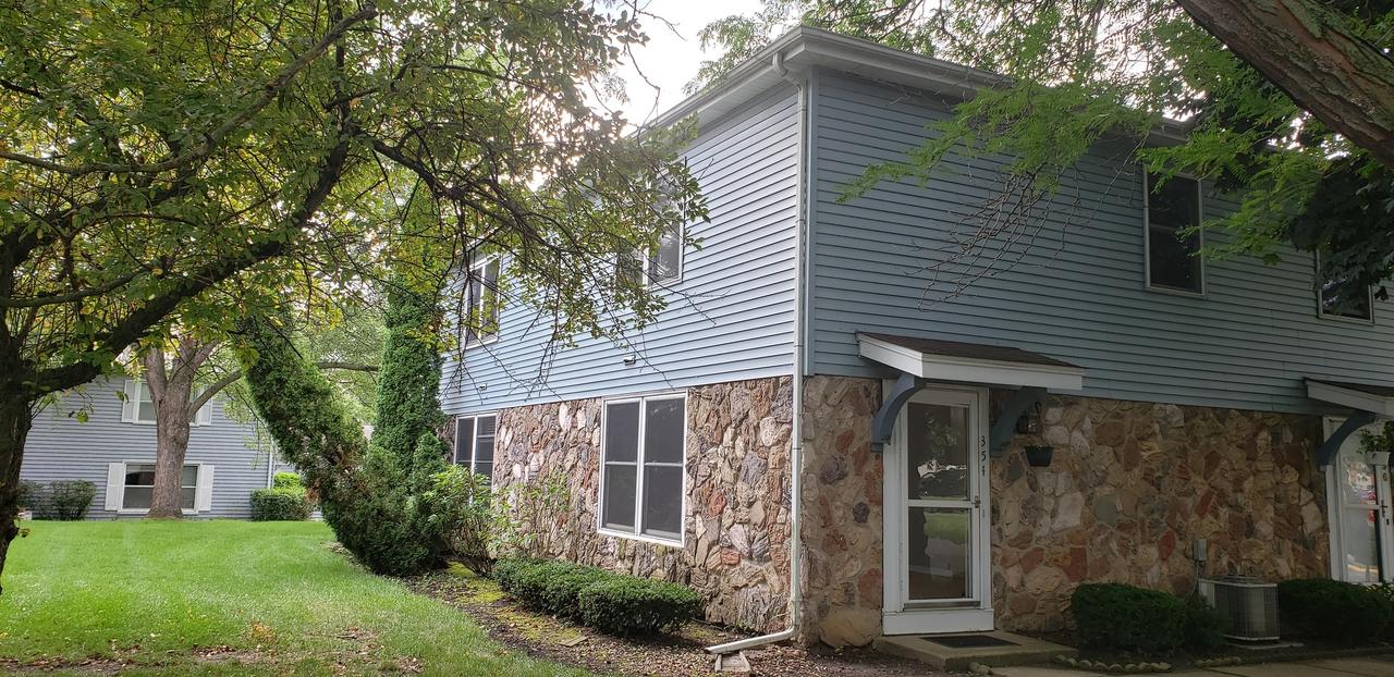 354 Creekside Dr., Vernon Hills, IL 60061