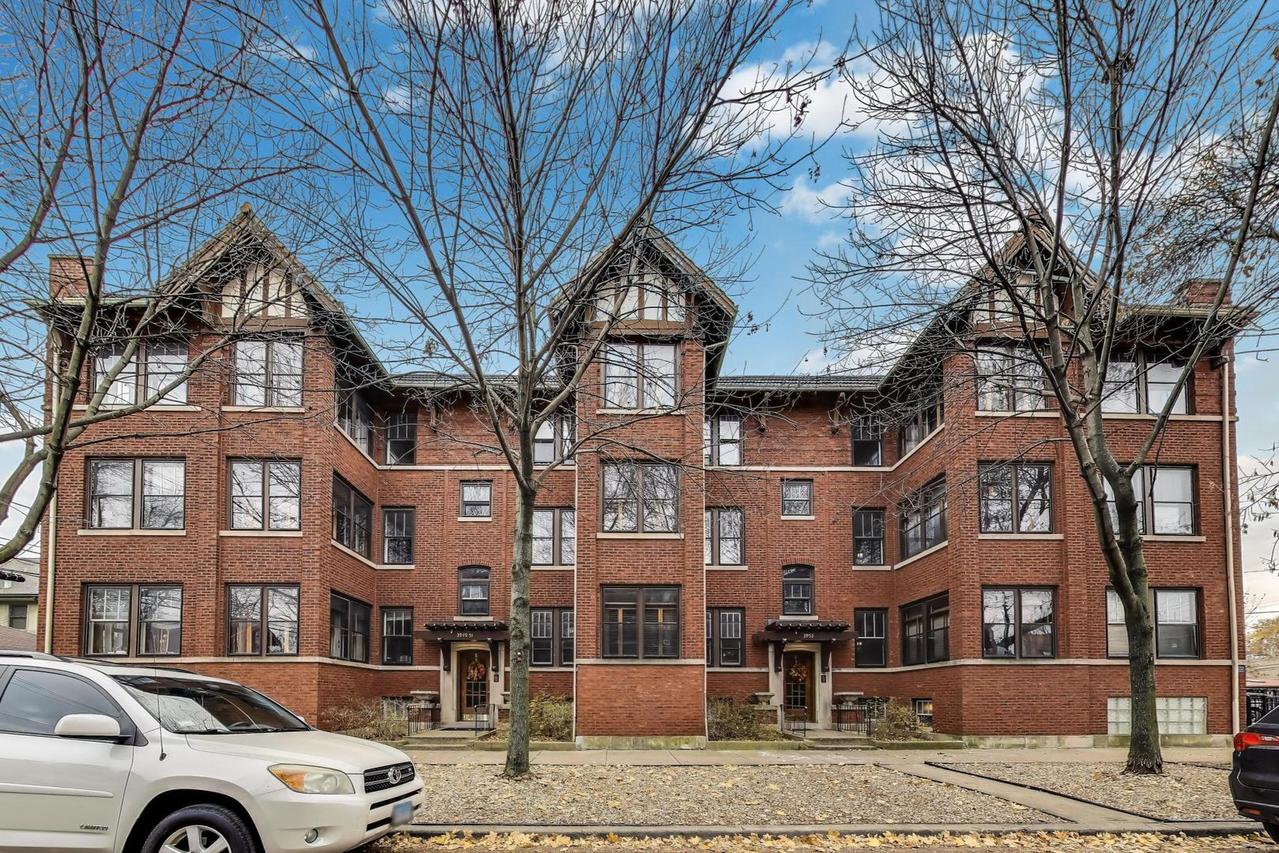 3951 W Waveland Ave. #2, Chicago, IL 60618