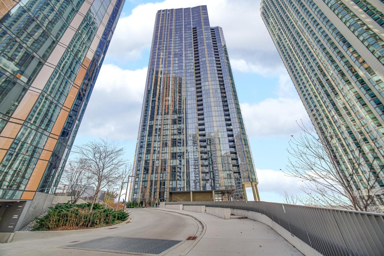 211 N Harbor Dr. #1207, Chicago, IL 60601