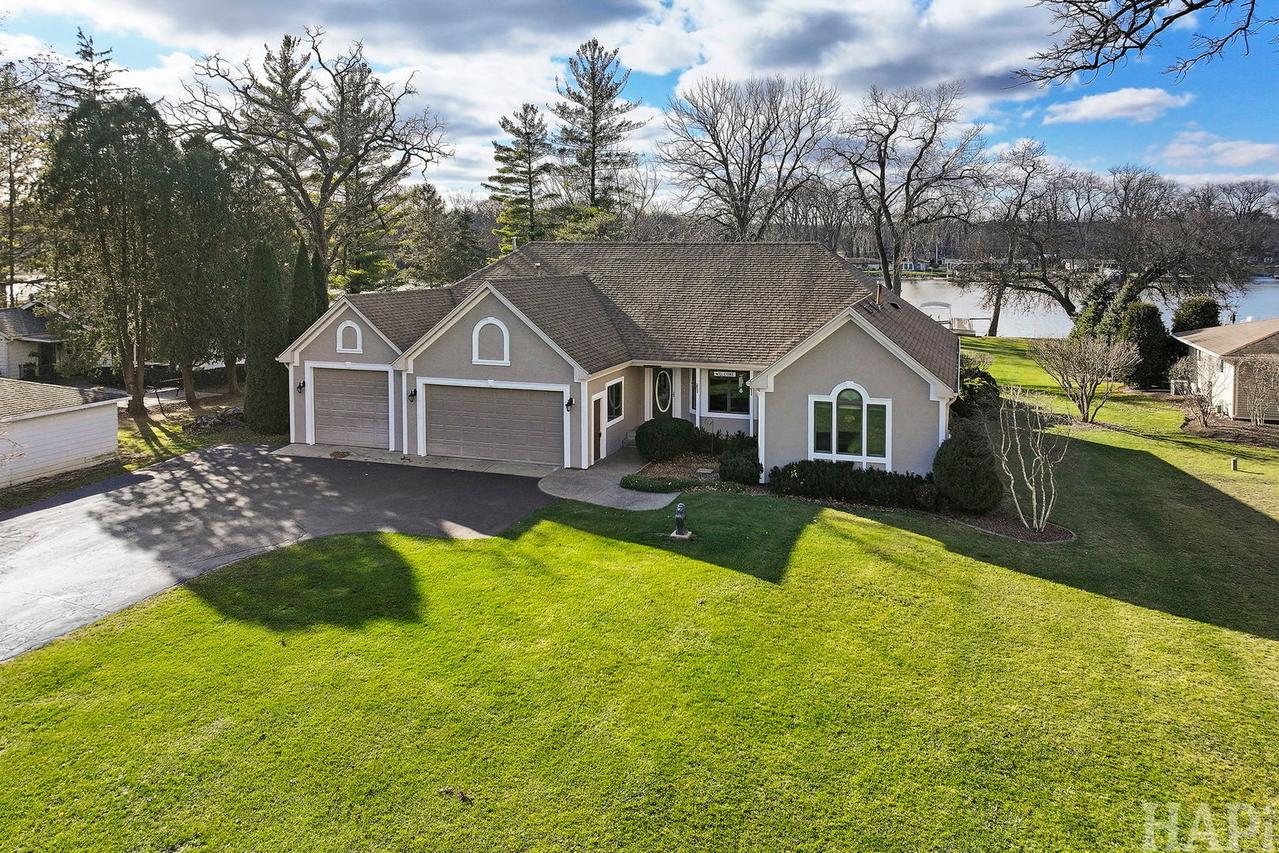 4505 Giant Oak Dr., Mchenry, IL 60050