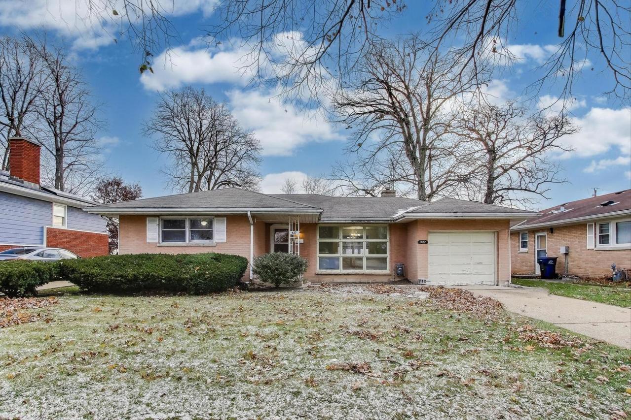 427 Tiffany Dr., Waukegan, IL 60085