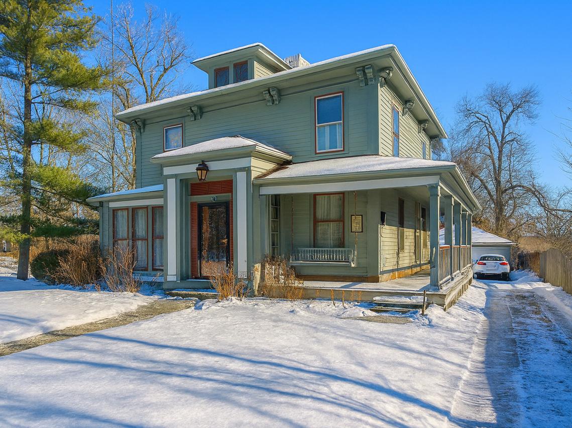 426 Julian Ave., Waukegan, IL 60085