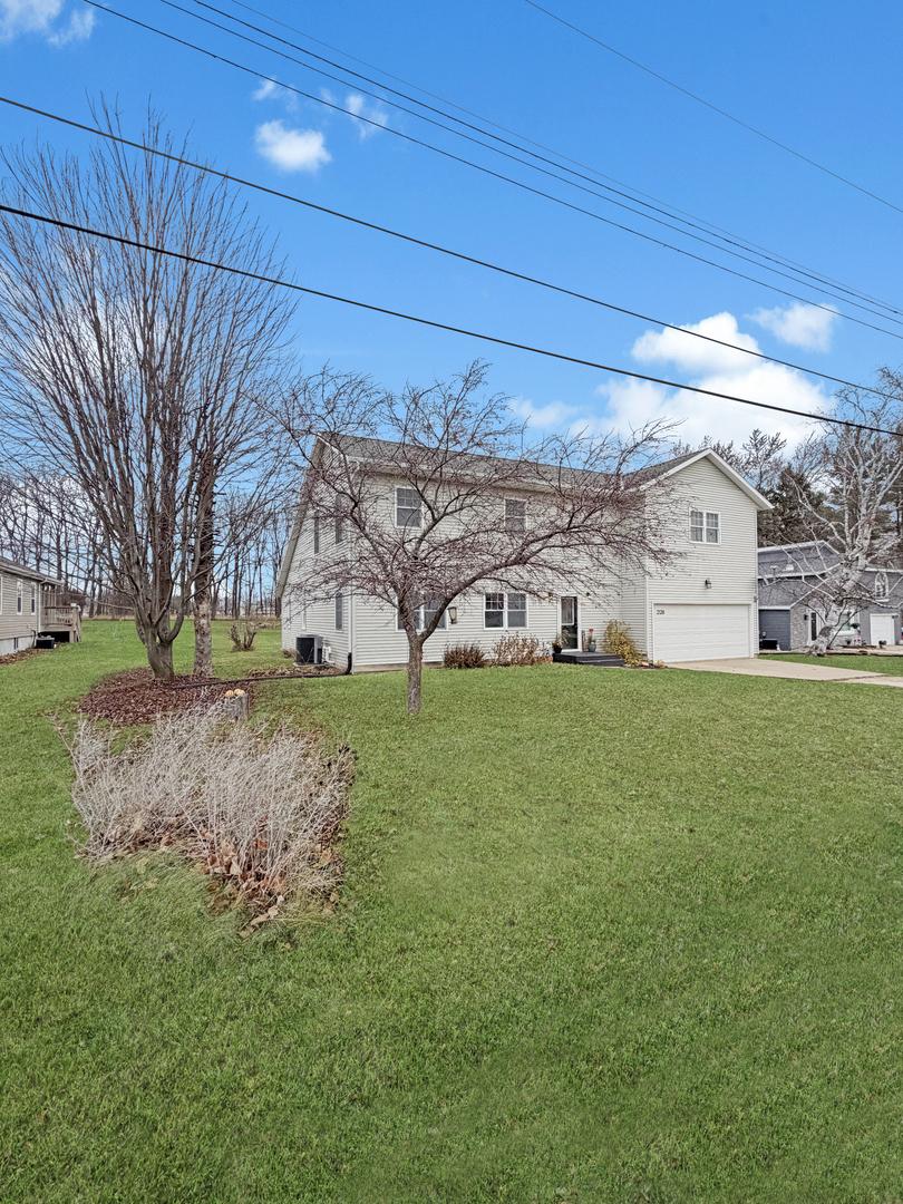 2128 Lancaster Heights Rd., Freeport, IL 61032