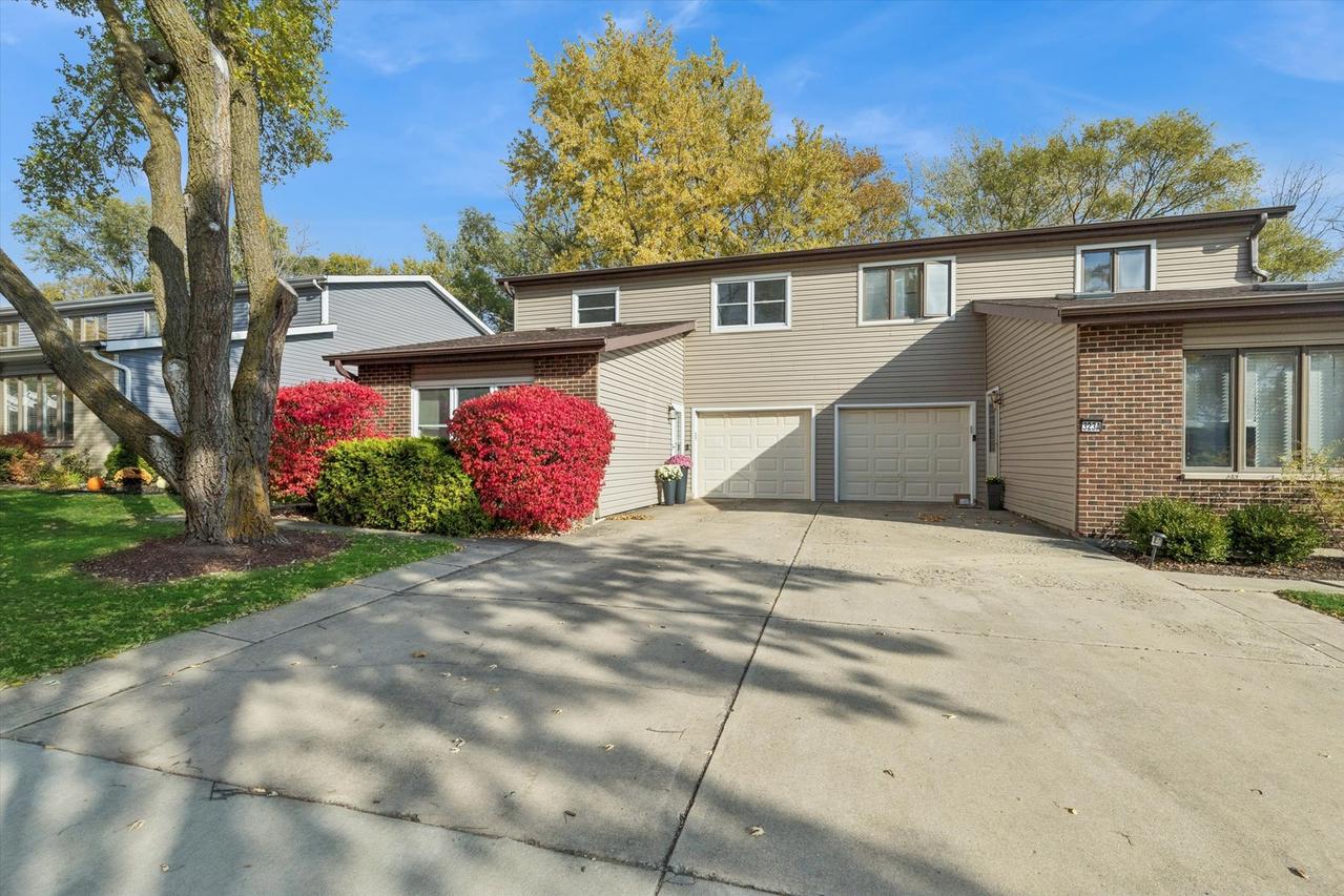 323 Morningside Dr. #B, Bloomingdale, IL 60108