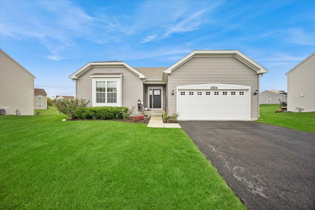 4704 Fox Trail Ct., Wonder Lake, IL 60097