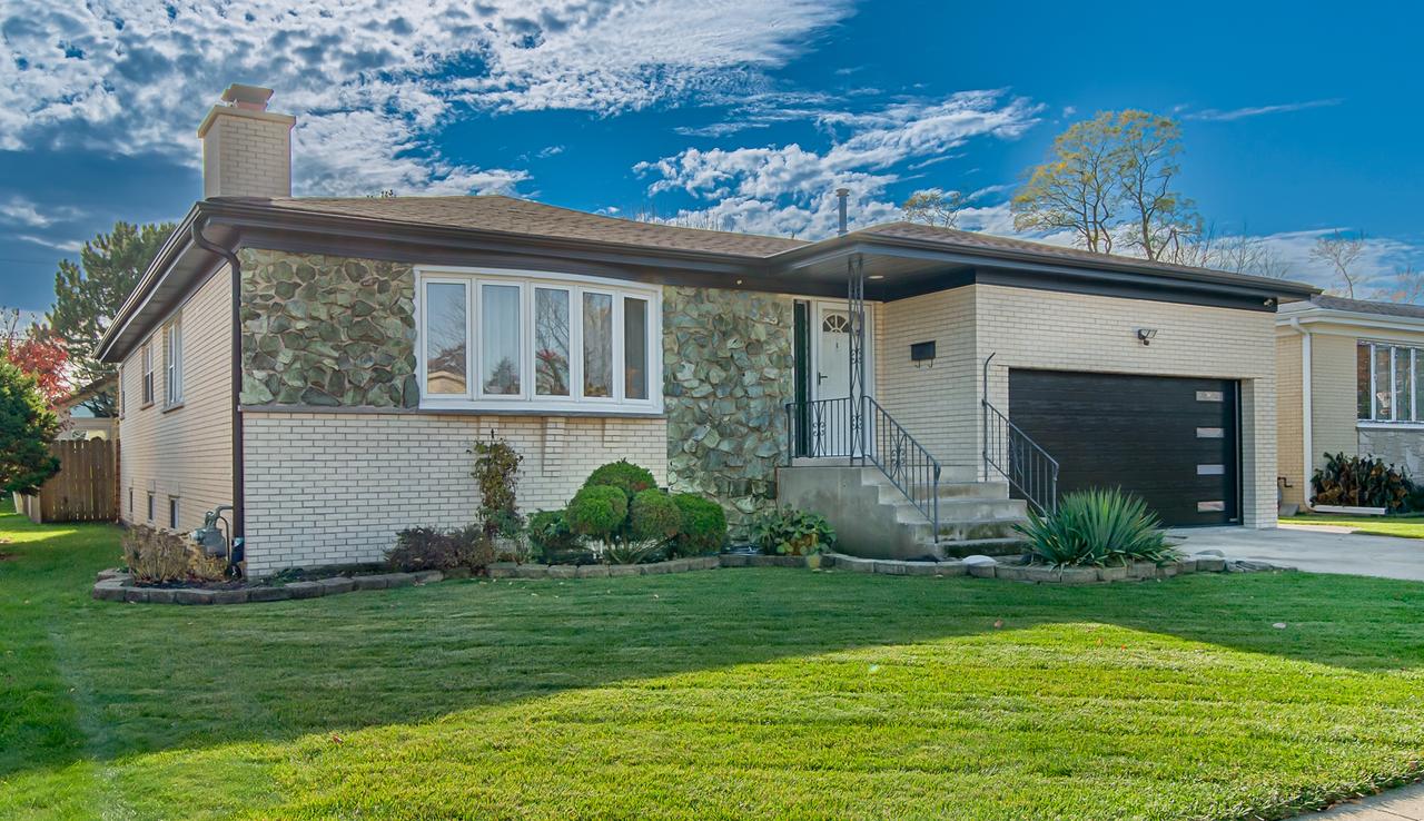 505 Dover Dr., Des Plaines, IL 60018