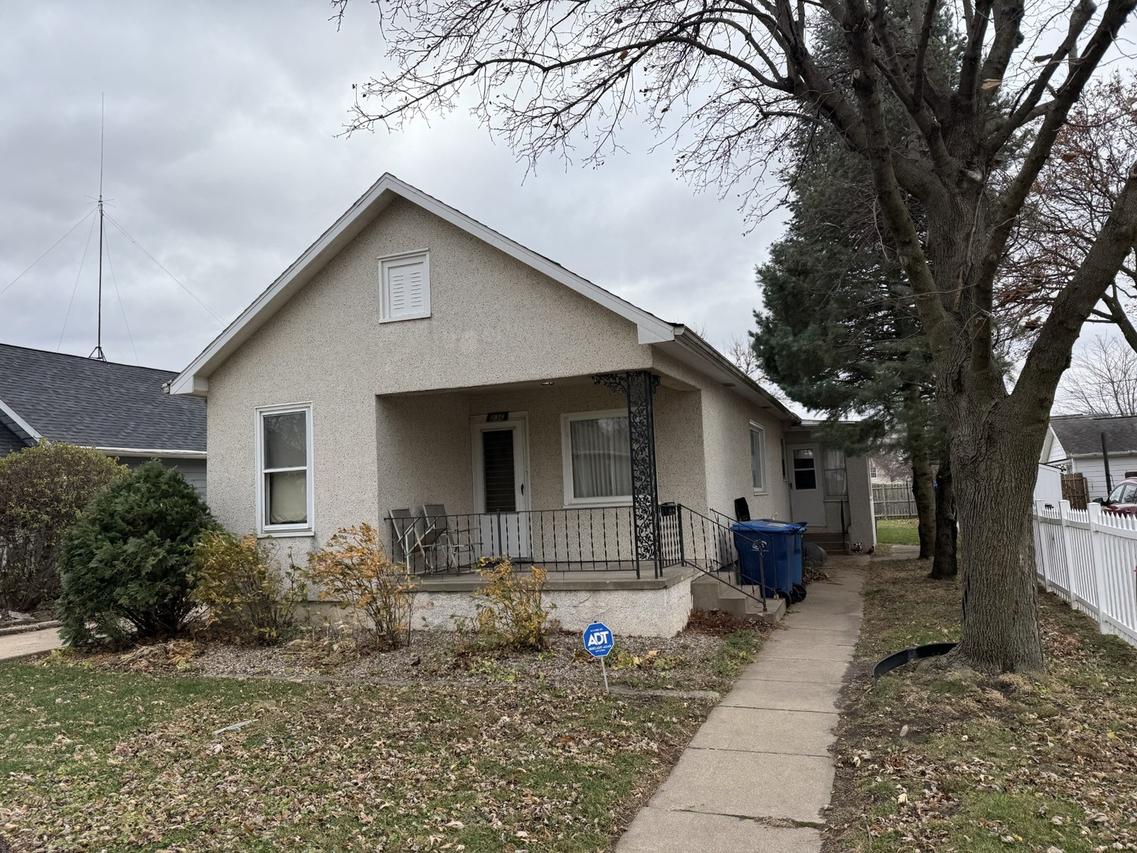 236 10th St., Lasalle, IL 61301