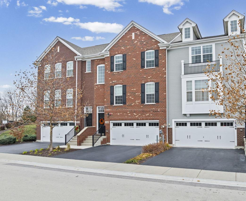 2548 Huntleigh Ln., Woodridge, IL 60517