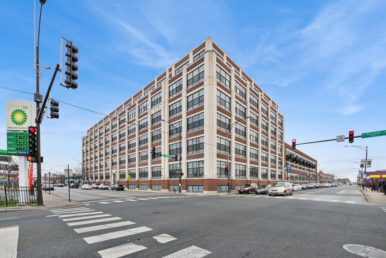 3963 W Belmont Ave. #310, Chicago, IL 60618