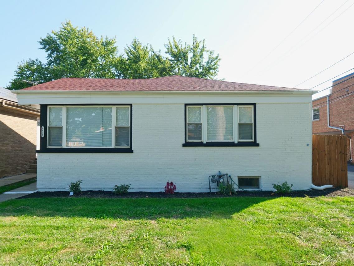 8415 Trumbull Ave., Skokie, IL 60076