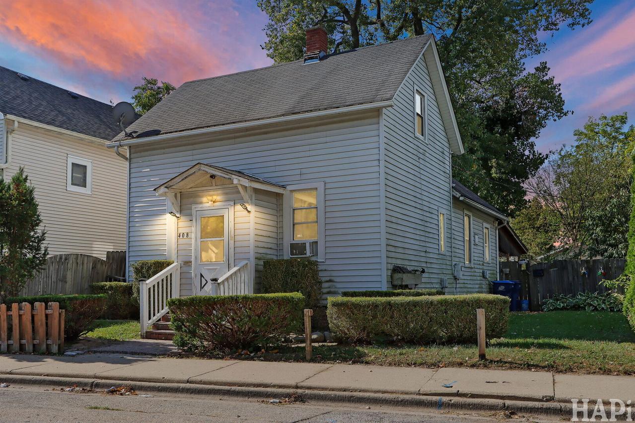 408 Besley Pl., Waukegan, IL 60085