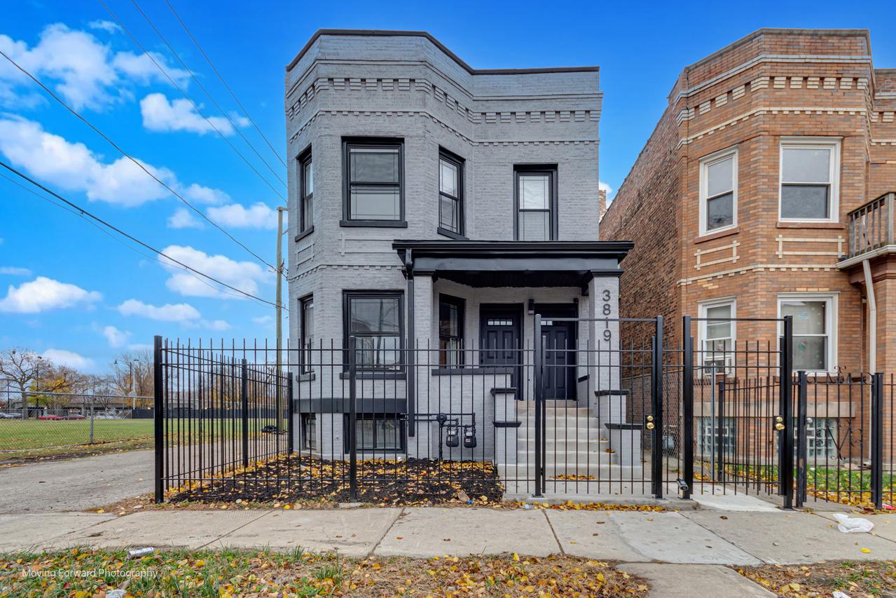 3819 W Arthington St., Chicago, IL 60624