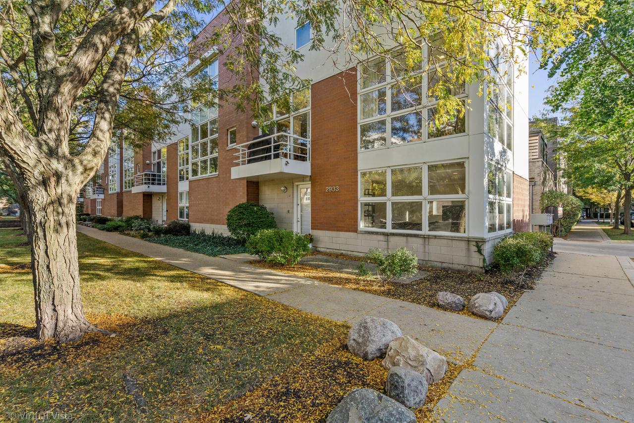 2933 N Hermitage Ave. #A, Chicago, IL 60657