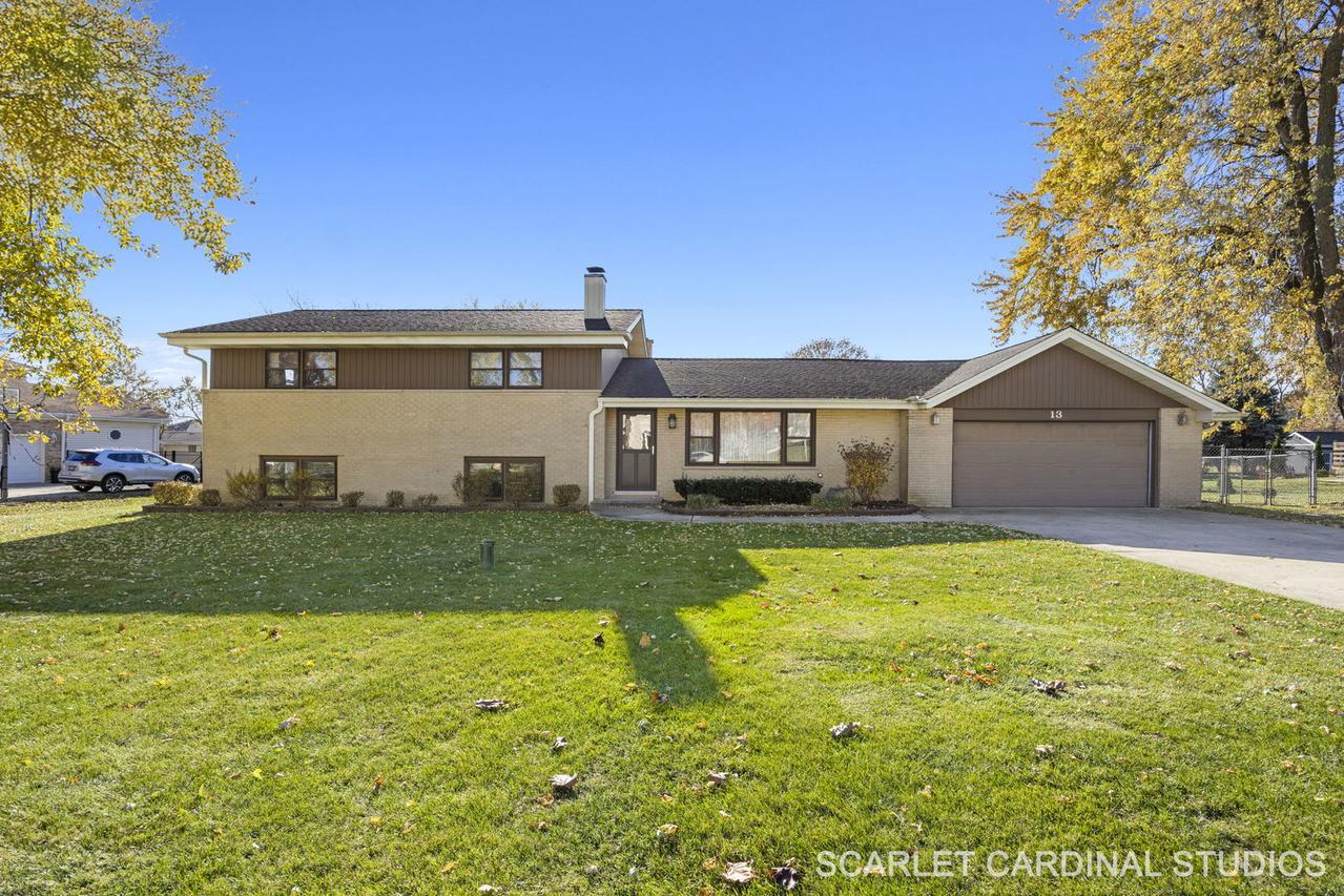 13 W Monterey Ave., Schaumburg, IL 60193