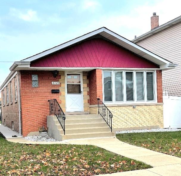 6129 S Parkside Ave., Chicago, IL 60638