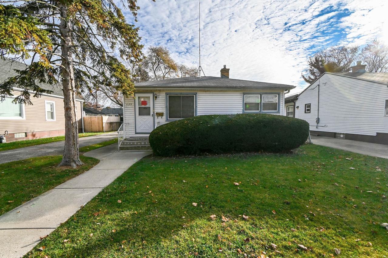 629 S Fulton Ave., Waukegan, IL 60085