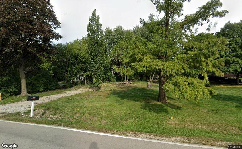 6207 Woodward Ave., Downers Grove, IL 60516