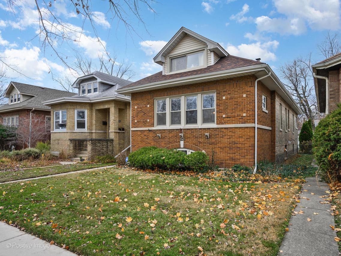 3742 Clinton Ave., Berwyn, IL 60402