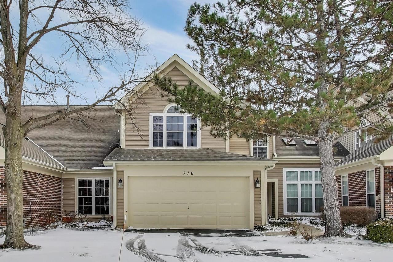 716 Clover Hill Ct., Elk Grove Village, IL 60007