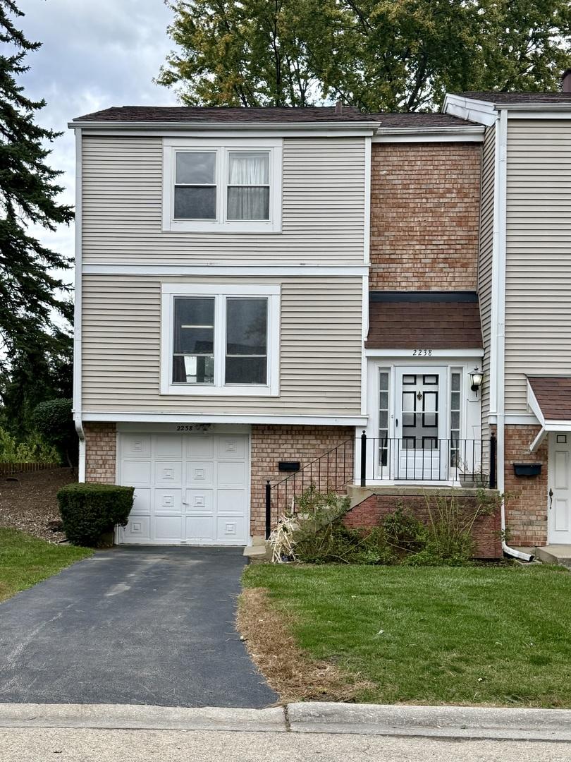 2238 Clifton Pl., Hoffman Estates, IL 60169