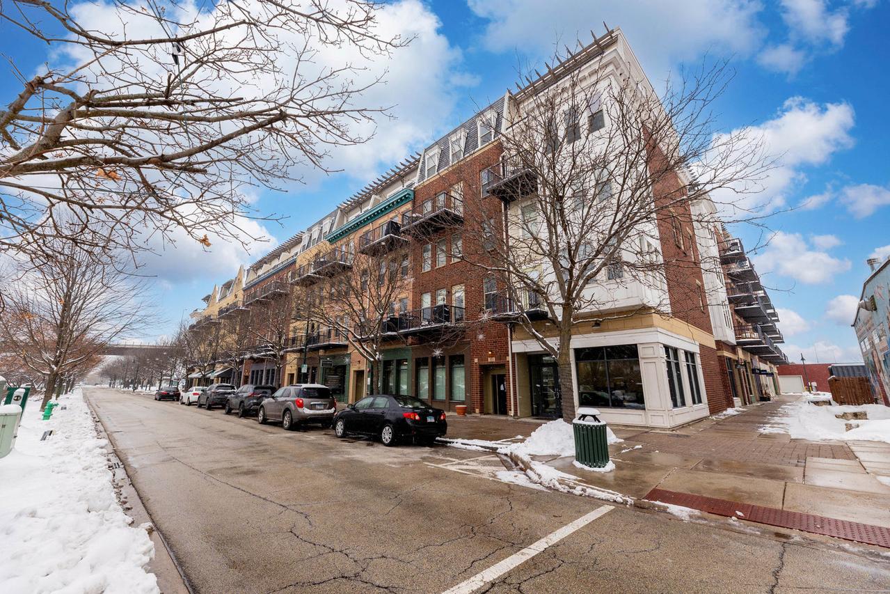 345 Front St. #2209, Lemont, IL 60439