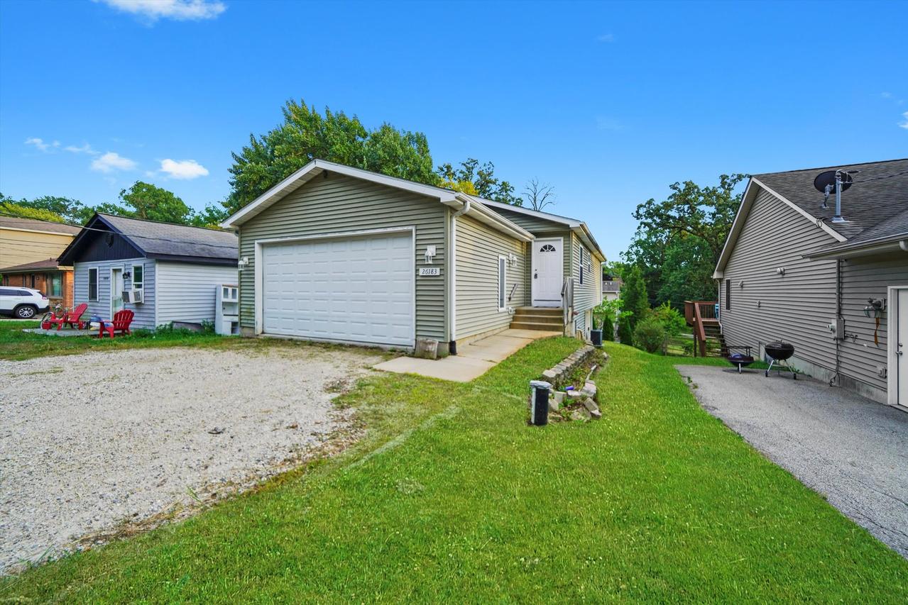 26183 W Wooster Lake Ave., Ingleside, IL 60041
