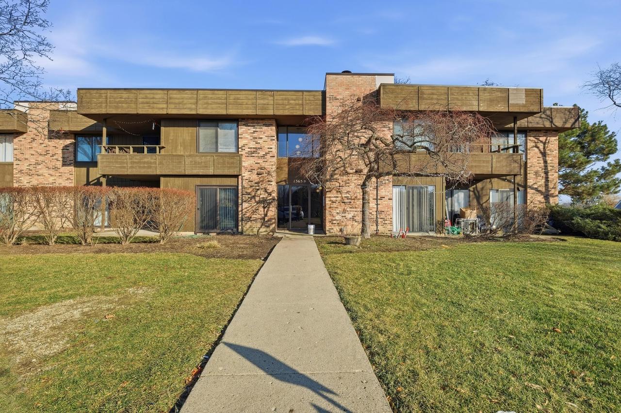 1365 N Sterling Ave. #214D, Palatine, IL 60067