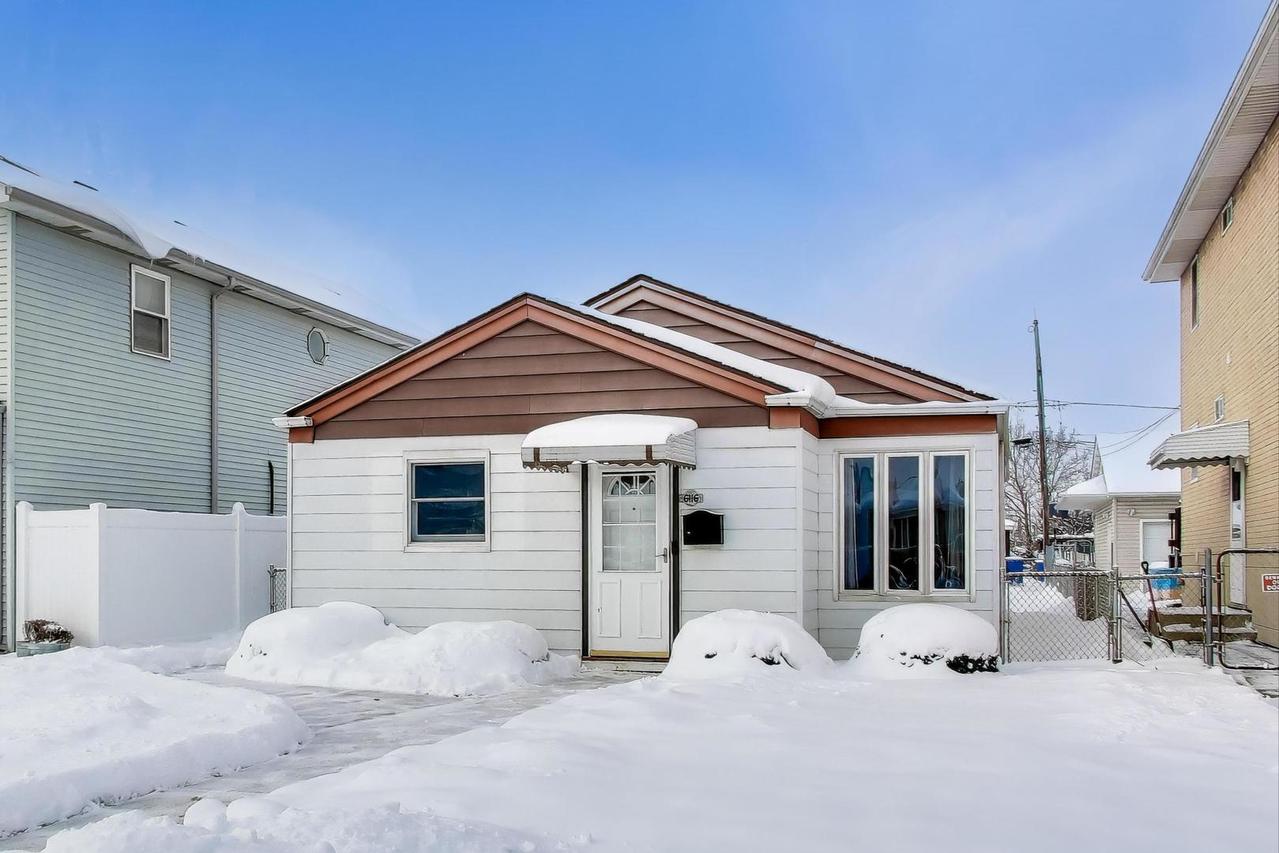 6116 S Neenah Ave., Chicago, IL 60638