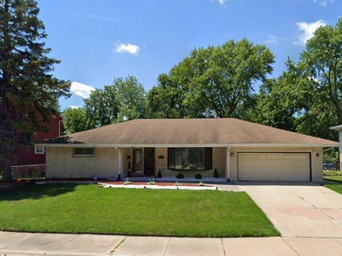 15252 Waterman Dr., South Holland, IL 60473