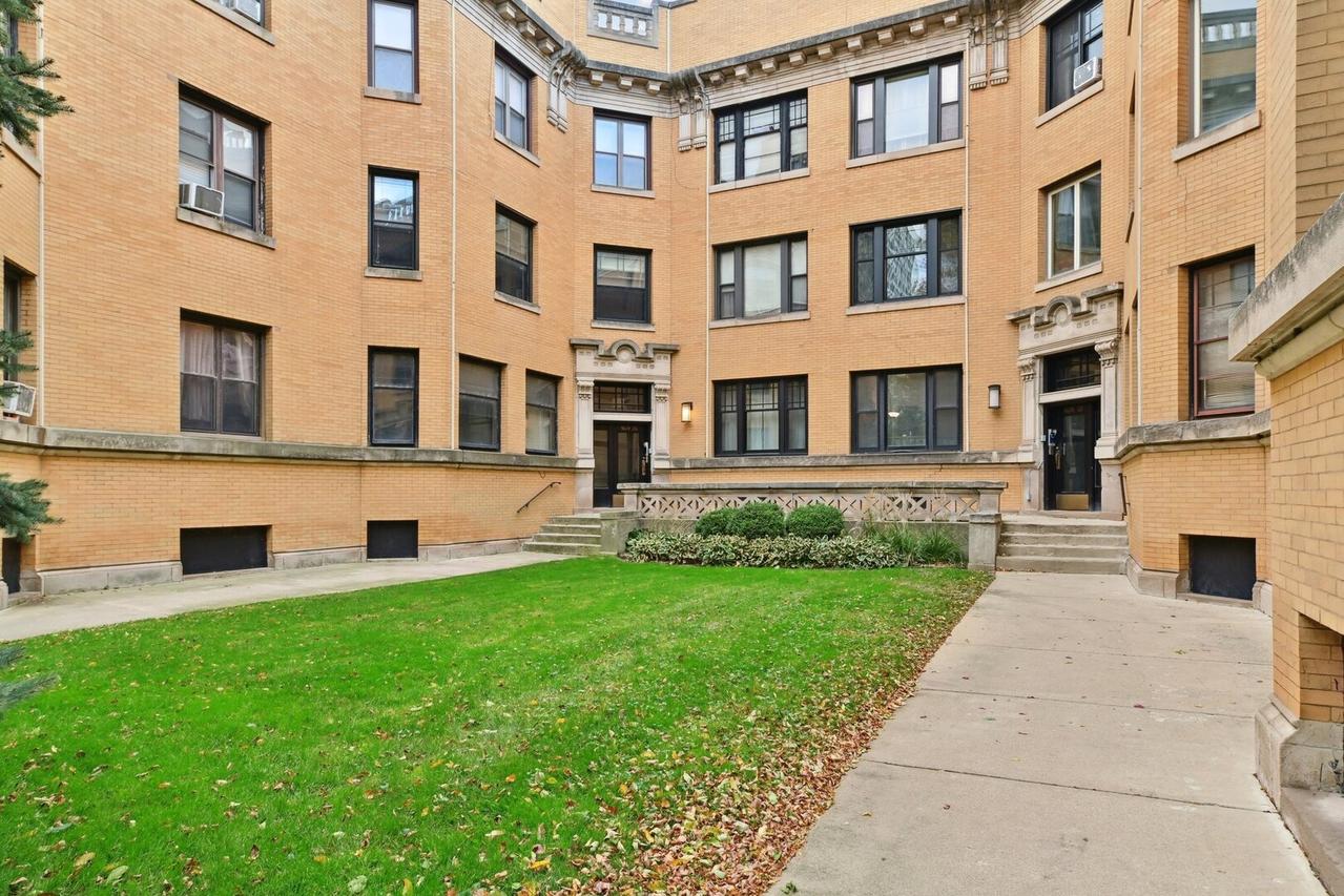 4826 S Dorchester Ave. #2W, Chicago, IL 60615