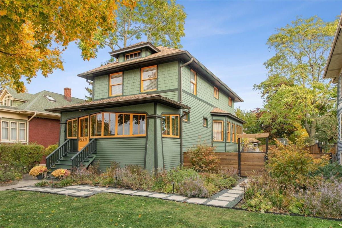 620 S Grove Ave., Oak Park, IL 60304