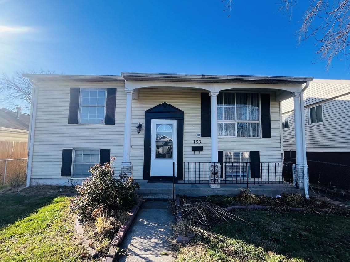 153 N Douglas Ave., Bradley, IL 60915