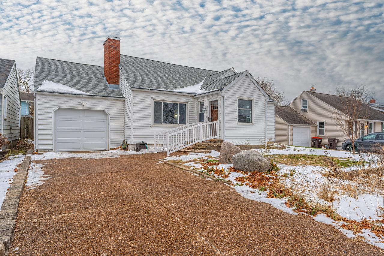 205 E Park St., Danvers, IL 61732