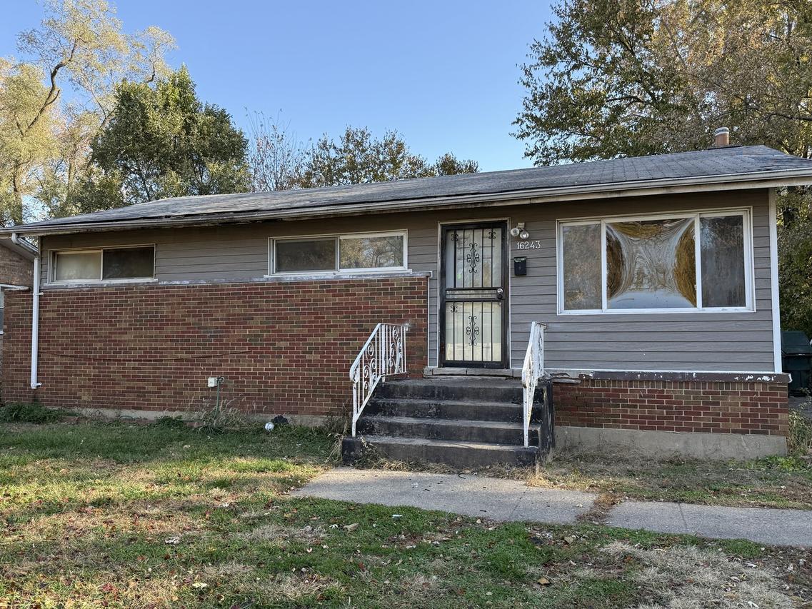 16243 Sussex Ave., Markham, IL 60428