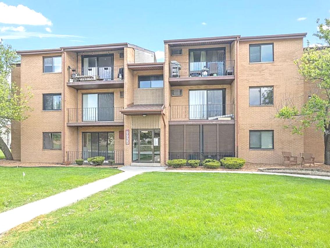 9935 El Cameno Real Dr. #1A, Orland Park, IL 60462