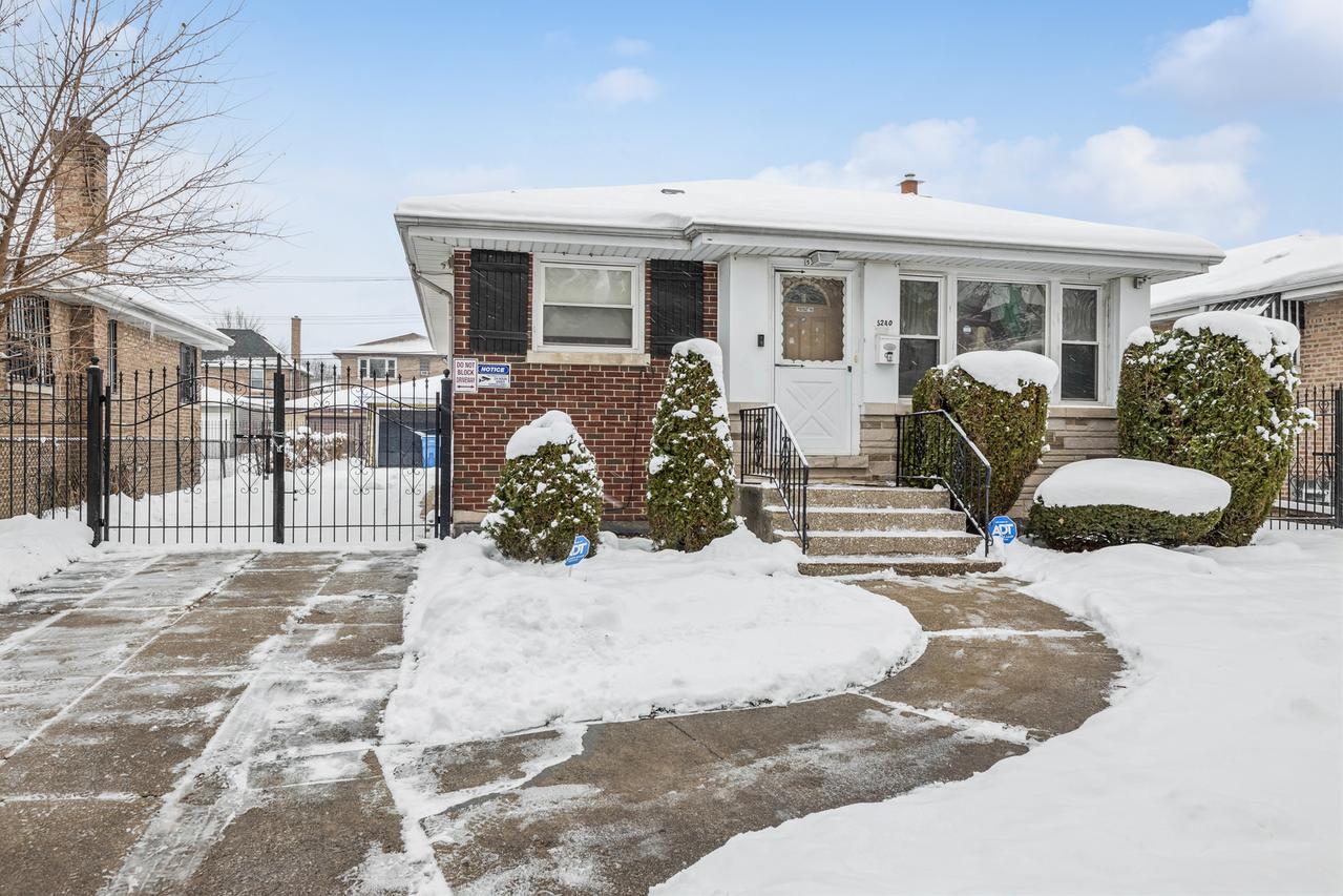 5240 W Gladys Ave., Chicago, IL 60644
