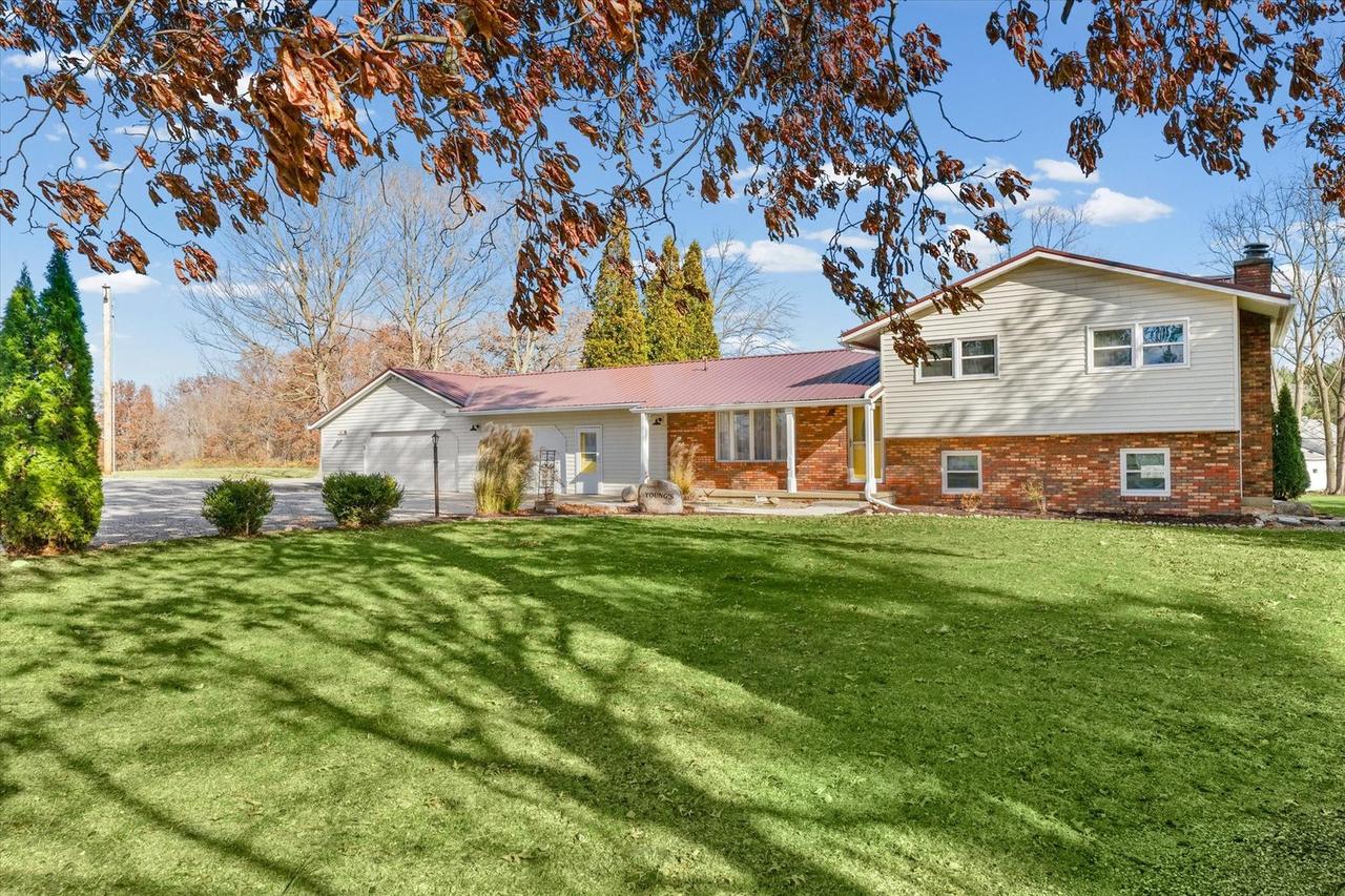 512 Norton Dr., Oakland, IL 61943