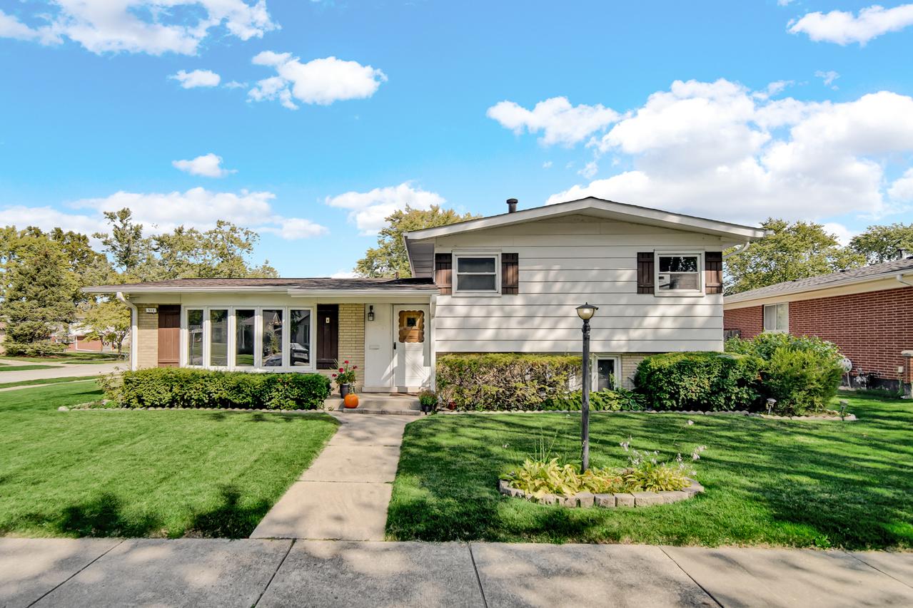 511 W Arquilla Dr., Glenwood, IL 60425